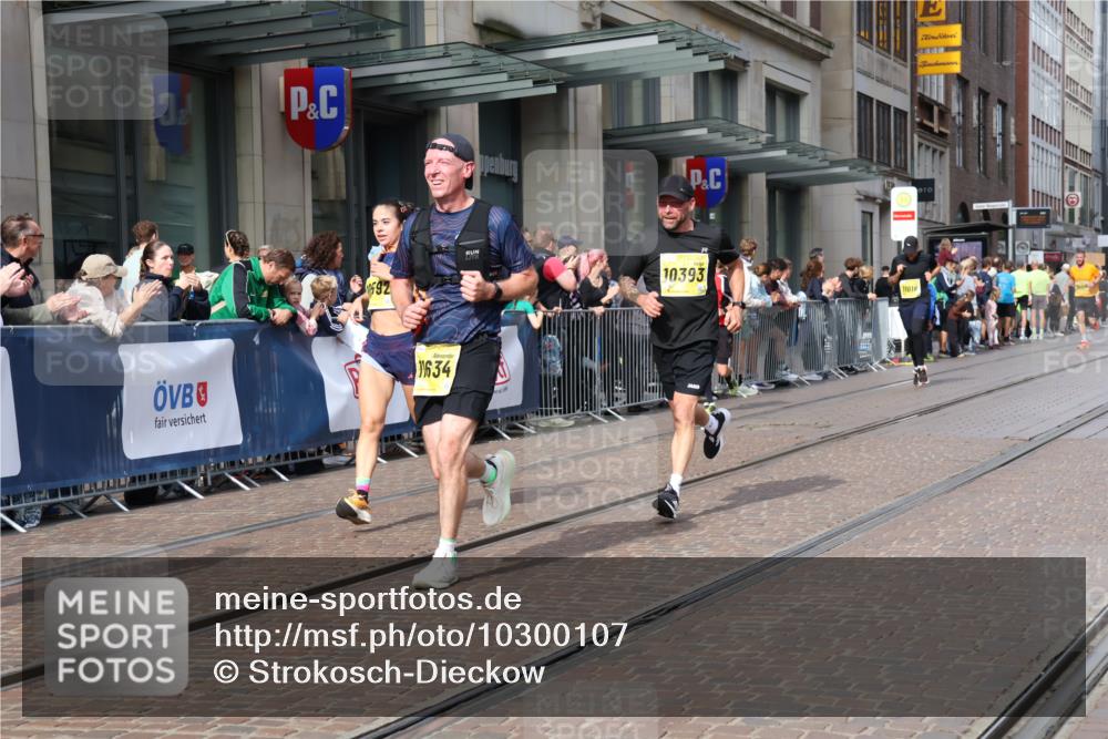 13.09.2026 - 21. swb-Marathon Bremen Strokosch-Dieckow http://msf.ph/oto/10300107 13.09.2026 10:47:42 Ziel 10142, 10316, 10329, 10592, 11018, 11058, 11193, 11360, 11634, 11735, 12278, 12354, 12487, 12558, 13620, 10172, 10189, 10210, 10223, 10270, 10310, 10393, 10592, 10594, 10807, 10860, 10873, 10898, 11018, 11130, 11269, 11469, 11634, 11646, 11809, 11894, 12077, 12195, 12296, 12318, 12547, 13521 meine-sportfotos.de
