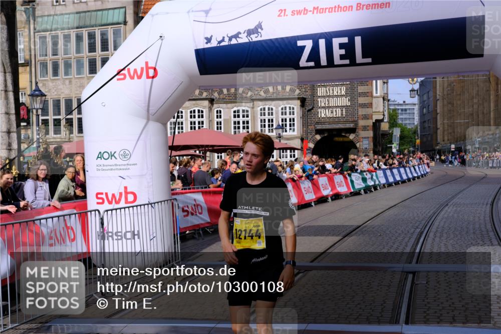 13.09.2026 - 21. swb-Marathon Bremen Tim E. http://msf.ph/oto/10300108 13.09.2026 10:40:15 Ziel 11198, 11721, 12144, 12339, 13519 meine-sportfotos.de