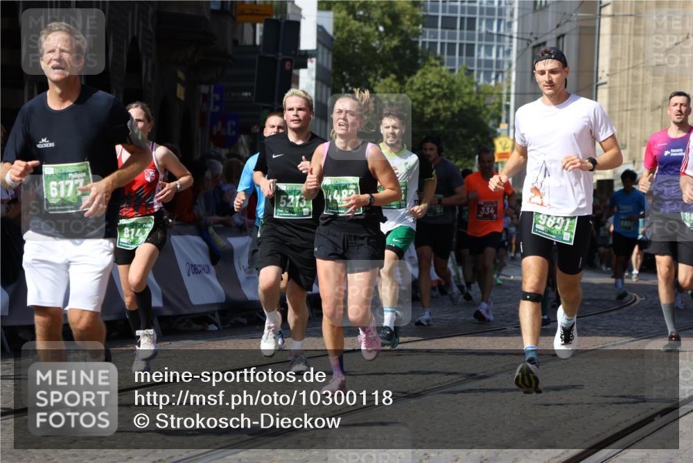 13.09.2026 - 21. swb-Marathon Bremen Strokosch-Dieckow http://msf.ph/oto/10300118 13.09.2026 13:20:42 Ziel 201, 232, 334, 1197, 1646, 1750, 2122, 2493, 2577, 2953, 3685, 4351, 4358, 5137, 5450, 5493, 5583, 6496, 6901, 7018, 7664, 8178, 9047, 9721, 13222, 769, 1056, 1881, 2425, 2640, 3356, 3866, 4126, 4316, 4465, 4482, 4612, 5161, 5213, 5954, 6177, 6401, 6680, 7517, 7902, 8005, 8141, 8804, 9691, 13126 meine-sportfotos.de