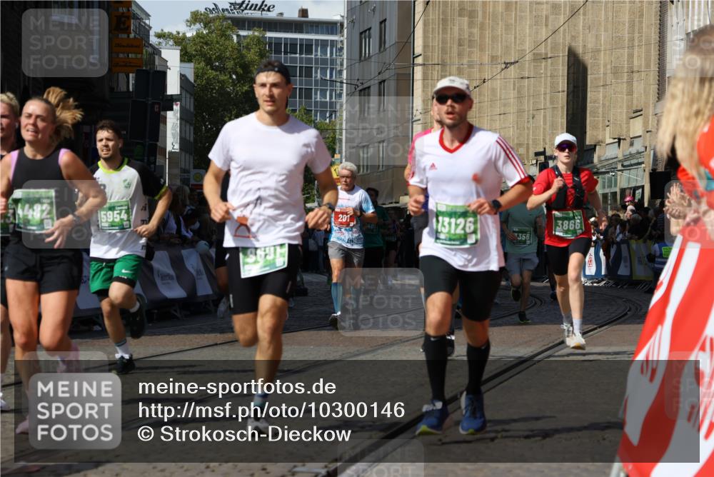 13.09.2026 - 21. swb-Marathon Bremen Strokosch-Dieckow http://msf.ph/oto/10300146 13.09.2026 13:20:43 Ziel 201, 232, 334, 1197, 1646, 1750, 2493, 2577, 2953, 3685, 3813, 4351, 4358, 5137, 5450, 5493, 5583, 6495, 6496, 6901, 7018, 7664, 8178, 9047, 9721, 13222, 769, 1056, 1881, 2425, 2640, 3356, 3866, 4126, 4316, 4465, 4482, 4612, 5161, 5213, 5954, 6177, 6401, 6680, 7517, 7902, 8005, 8141, 8804, 8971, 9691, 13126 meine-sportfotos.de