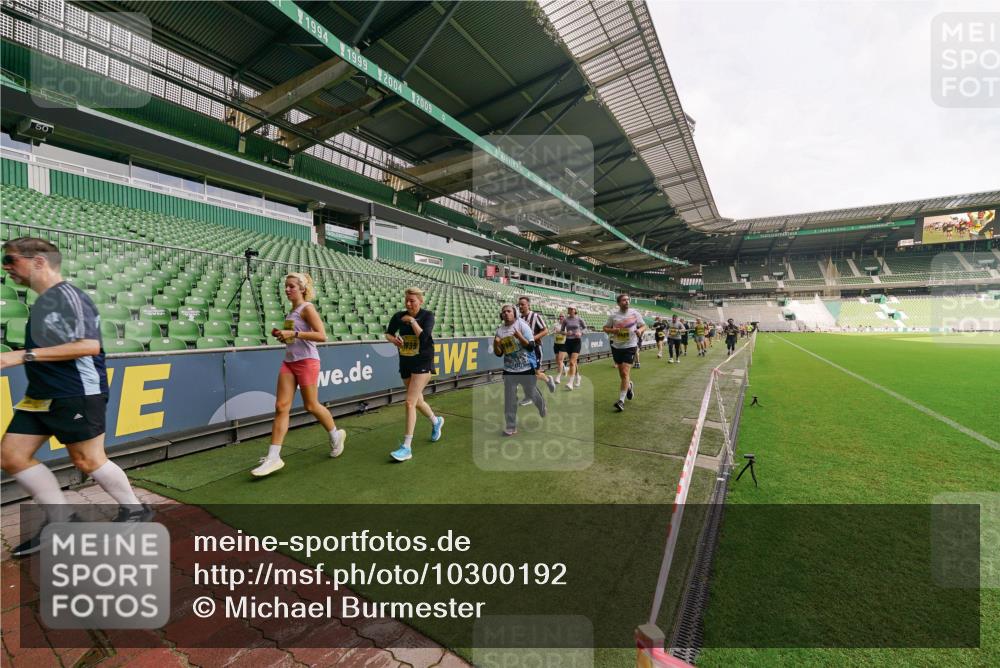 13.09.2026 - 21. swb-Marathon Bremen Michael Burmester http://msf.ph/oto/10300192 13.09.2026 10:39:07 Laufen im Stadion 10090, 10091, 10135, 10138, 10139, 10168, 10188, 10190, 10204, 10205, 10217, 10229, 10234, 10238, 10259, 10260, 10279, 10280, 10283, 10305, 10314, 10360, 10363, 10364, 10370, 10375, 10376, 10378, 10404, 10432, 10457, 10465, 10469, 10484, 10488, 10493, 10501, 10505, 10510, 10511, 10526, 10556, 10576, 10580, 10595, 10609, 10616, 10619, 10630, 10645, 10654, 10660, 10661, 10662, 10664, 10681, 10682, 10686, 10695, 10697, 10712, 10737, 10743, 10802, 10823 meine-sportfotos.de