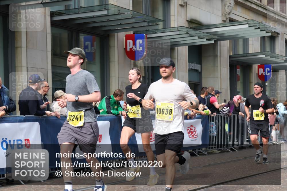 13.09.2026 - 21. swb-Marathon Bremen Strokosch-Dieckow http://msf.ph/oto/10300220 13.09.2026 10:48:12 Ziel 10231, 10269, 10421, 10426, 10489, 10538, 10638, 10770, 10814, 10815, 10917, 10993, 11135, 11196, 11241, 11372, 11582, 11611, 11683, 11815, 11837, 12259, 13570, 10142, 10316, 10329, 11058, 11193, 11241, 11360, 11735, 11781, 12278, 12354, 12487, 13620 meine-sportfotos.de