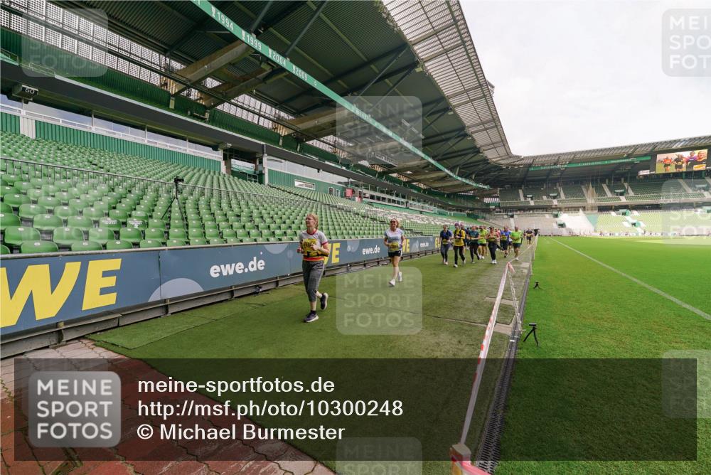 13.09.2026 - 21. swb-Marathon Bremen Michael Burmester http://msf.ph/oto/10300248 13.09.2026 10:39:21 Laufen im Stadion 10135, 10138, 10139, 10156, 10168, 10188, 10190, 10204, 10205, 10217, 10229, 10234, 10238, 10259, 10260, 10279, 10280, 10305, 10314, 10360, 10363, 10364, 10370, 10378, 10386, 10404, 10432, 10457, 10465, 10469, 10484, 10493, 10501, 10505, 10510, 10511, 10526, 10556, 10576, 10580, 10595, 10599, 10609, 10616, 10619, 10630, 10645, 10653, 10654, 10660, 10661, 10662, 10664, 10681, 10682, 10686, 10695, 10696, 10697, 10712, 10737, 10743, 10751, 10802, 10823 meine-sportfotos.de