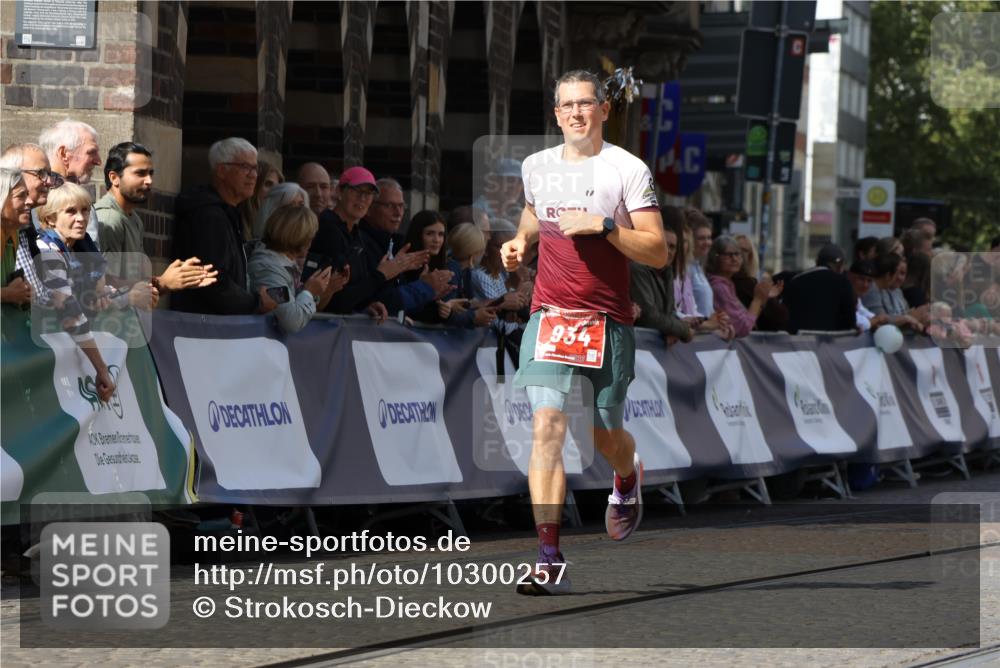 13.09.2026 - 21. swb-Marathon Bremen Strokosch-Dieckow http://msf.ph/oto/10300257 13.09.2026 12:49:20 Ziel 934, 1428, 1917, 1483 meine-sportfotos.de