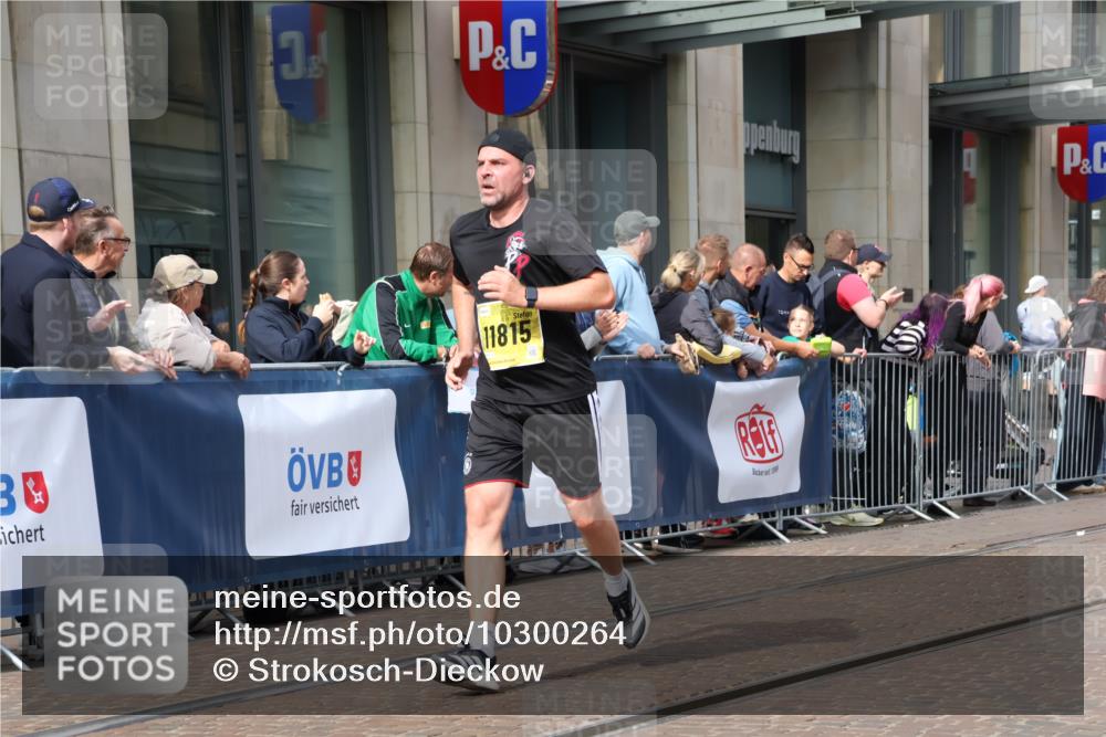 13.09.2026 - 21. swb-Marathon Bremen Strokosch-Dieckow http://msf.ph/oto/10300264 13.09.2026 10:48:14 Ziel 10231, 10269, 10421, 10426, 10489, 10538, 10770, 10814, 10815, 10917, 10993, 11196, 11372, 11582, 11611, 11683, 11815, 11837, 12259, 13570, 10142, 10316, 10329, 10638, 11058, 11135, 11193, 11241, 11360, 11735, 11781, 12278, 12354, 12487, 13620 meine-sportfotos.de