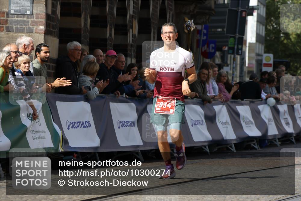 13.09.2026 - 21. swb-Marathon Bremen Strokosch-Dieckow http://msf.ph/oto/10300274 13.09.2026 12:49:21 Ziel 934, 1428, 1483 meine-sportfotos.de