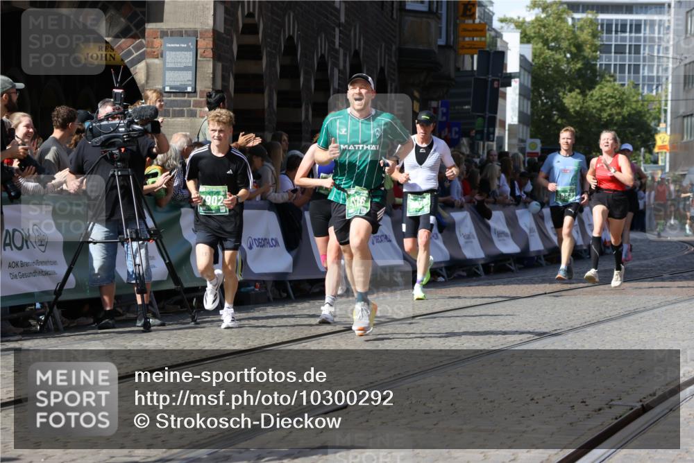 13.09.2026 - 21. swb-Marathon Bremen Strokosch-Dieckow http://msf.ph/oto/10300292 13.09.2026 13:20:54 Ziel 201, 334, 541, 876, 1197, 1528, 1646, 2493, 2953, 3813, 4174, 4357, 4358, 5137, 5493, 5855, 6495, 6496, 7411, 9162, 9721, 9949, 13222, 854, 1191, 3450, 3933, 4126, 4362, 4465, 4734, 6357, 6970, 7902, 8237, 8622, 8971, 9267, 9268, 13120 meine-sportfotos.de