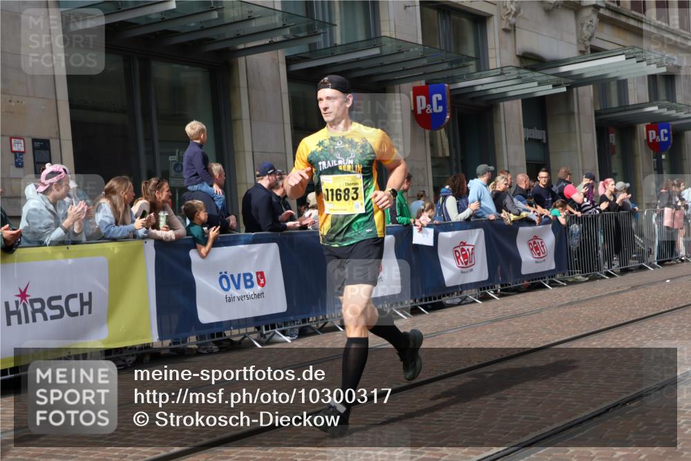 13.09.2026 - 21. swb-Marathon Bremen Strokosch-Dieckow http://msf.ph/oto/10300317 13.09.2026 10:48:22 Ziel 10231, 10269, 10426, 10489, 10538, 10770, 10814, 10815, 10917, 10993, 11196, 11372, 11582, 11611, 11837, 11885, 13512, 13570, 10142, 10316, 10329, 10421, 10638, 11058, 11135, 11193, 11241, 11582, 11683, 11781, 11815, 12259, 13570, 13620 meine-sportfotos.de