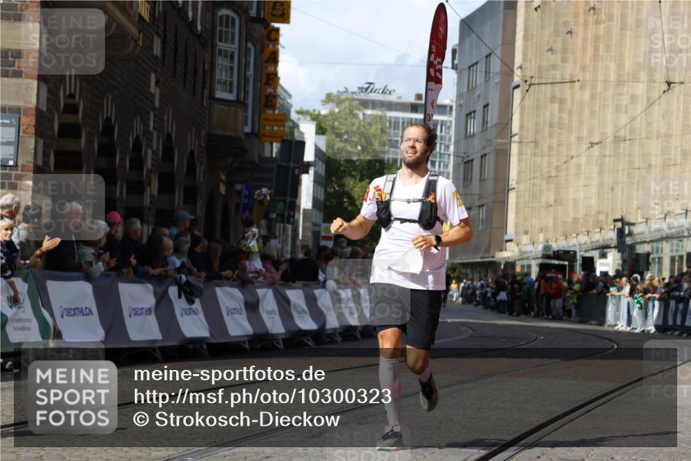 13.09.2026 - 21. swb-Marathon Bremen Strokosch-Dieckow http://msf.ph/oto/10300323 13.09.2026 12:49:23 Ziel 934, 1428, 968, 1483 meine-sportfotos.de