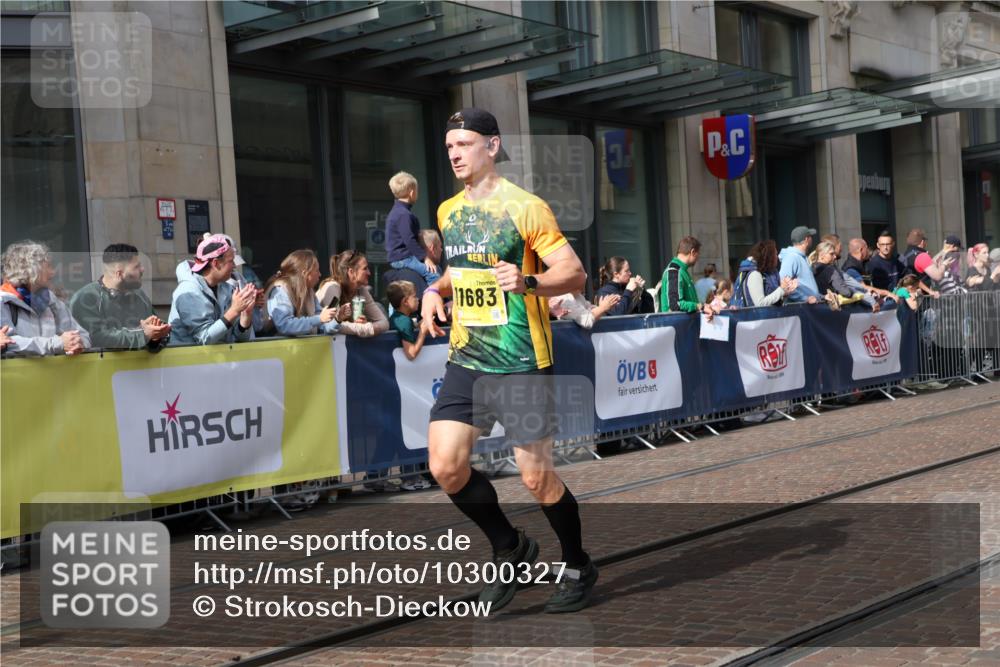 13.09.2026 - 21. swb-Marathon Bremen Strokosch-Dieckow http://msf.ph/oto/10300327 13.09.2026 10:48:22 Ziel 10231, 10269, 10426, 10489, 10538, 10770, 10814, 10815, 10917, 10993, 11196, 11372, 11582, 11611, 11837, 11885, 13512, 13570, 10142, 10316, 10329, 10421, 10638, 11058, 11135, 11193, 11241, 11582, 11683, 11781, 11815, 12259, 13570, 13620 meine-sportfotos.de