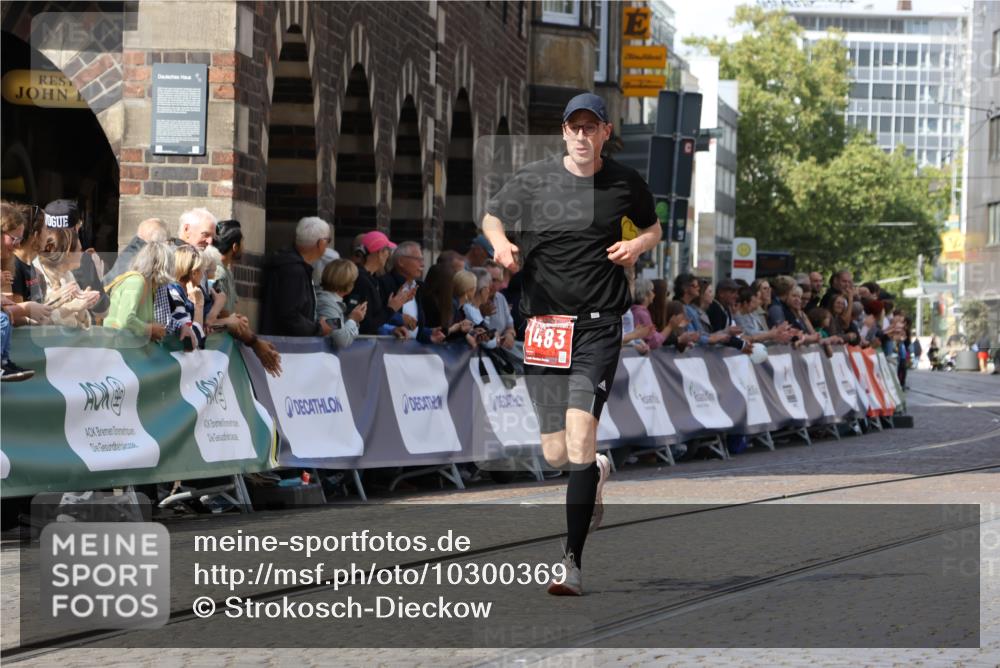 13.09.2026 - 21. swb-Marathon Bremen Strokosch-Dieckow http://msf.ph/oto/10300369 13.09.2026 12:49:52 Ziel 968, 1483, 547 meine-sportfotos.de