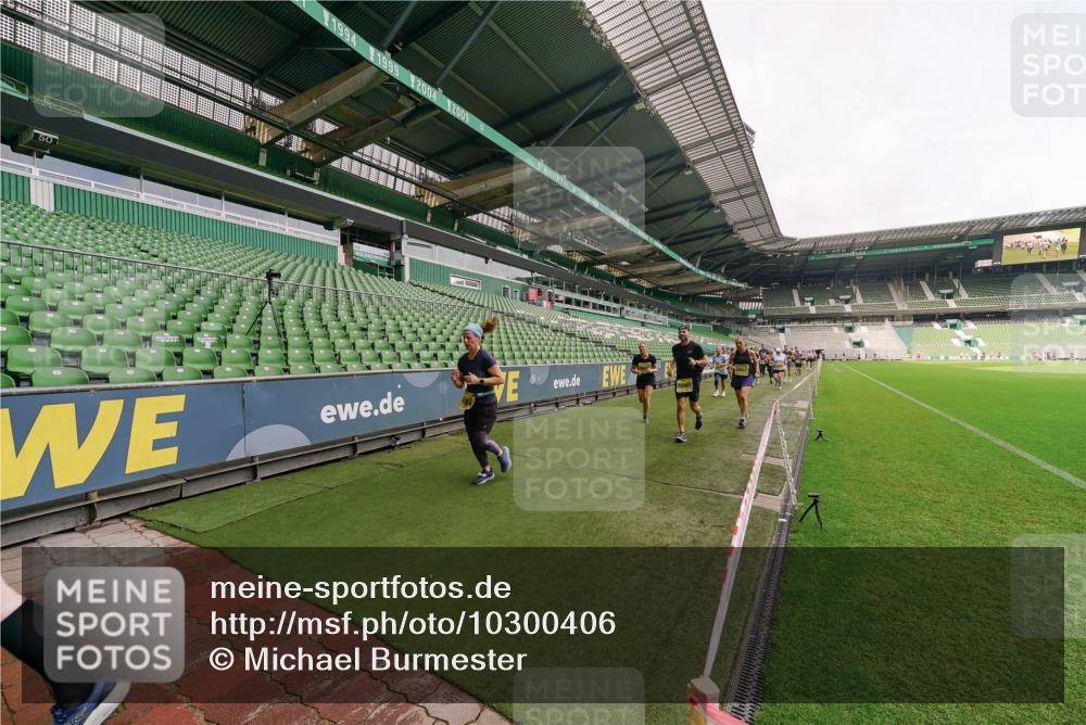 13.09.2026 - 21. swb-Marathon Bremen Michael Burmester http://msf.ph/oto/10300406 13.09.2026 10:40:07 Laufen im Stadion 10135, 10138, 10139, 10156, 10169, 10204, 10213, 10217, 10229, 10234, 10238, 10279, 10280, 10299, 10314, 10321, 10354, 10360, 10363, 10364, 10378, 10386, 10404, 10406, 10417, 10424, 10435, 10455, 10457, 10469, 10484, 10493, 10501, 10505, 10510, 10511, 10545, 10556, 10570, 10576, 10580, 10582, 10595, 10599, 10609, 10611, 10616, 10619, 10630, 10653, 10660, 10662, 10664, 10686, 10694, 10696, 10712, 10737, 10743, 10751 meine-sportfotos.de