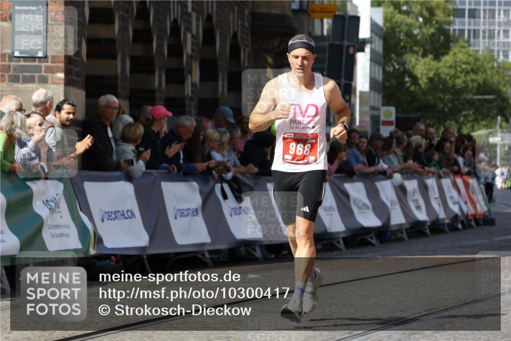 13.09.2026 - 21. swb-Marathon Bremen Strokosch-Dieckow http://msf.ph/oto/10300417 13.09.2026 12:50:00 Ziel 719, 968, 7692 meine-sportfotos.de