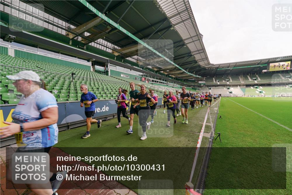 13.09.2026 - 21. swb-Marathon Bremen Michael Burmester http://msf.ph/oto/10300431 13.09.2026 10:40:15 Laufen im Stadion 10135, 10138, 10139, 10155, 10156, 10169, 10204, 10213, 10217, 10229, 10234, 10238, 10279, 10280, 10299, 10313, 10314, 10321, 10354, 10360, 10363, 10364, 10378, 10386, 10404, 10406, 10417, 10424, 10435, 10455, 10457, 10469, 10483, 10484, 10493, 10501, 10505, 10510, 10511, 10545, 10556, 10570, 10576, 10580, 10582, 10586, 10595, 10599, 10609, 10611, 10616, 10619, 10630, 10653, 10660, 10662, 10664, 10686, 10694, 10696, 10712, 10737, 10743, 10751, 10766 meine-sportfotos.de