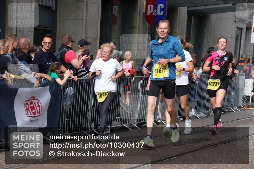 13.09.2026 - 21. swb-Marathon Bremen Strokosch-Dieckow http://msf.ph/oto/10300437 13.09.2026 10:48:26 Ziel 10231, 10269, 10489, 10538, 10770, 10814, 10815, 10917, 10993, 11196, 11372, 11611, 11885, 12204, 13512, 10316, 10329, 10421, 10426, 10638, 10814, 11058, 11135, 11241, 11582, 11683, 11781, 11815, 11837, 12259, 13570 meine-sportfotos.de