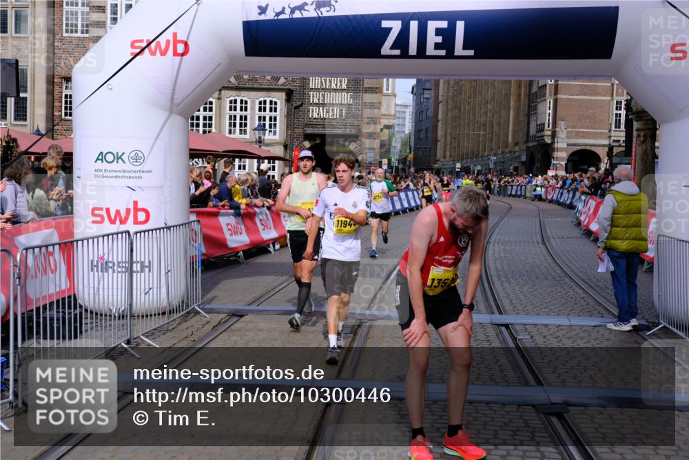 13.09.2026 - 21. swb-Marathon Bremen Tim E. http://msf.ph/oto/10300446 13.09.2026 10:41:46 Ziel 11628, 11944, 12442, 12455, 13520, 13600 meine-sportfotos.de