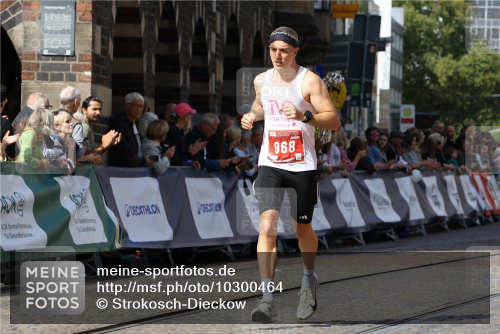 13.09.2026 - 21. swb-Marathon Bremen Strokosch-Dieckow http://msf.ph/oto/10300464 13.09.2026 12:50:01 Ziel 719, 968, 7692 meine-sportfotos.de