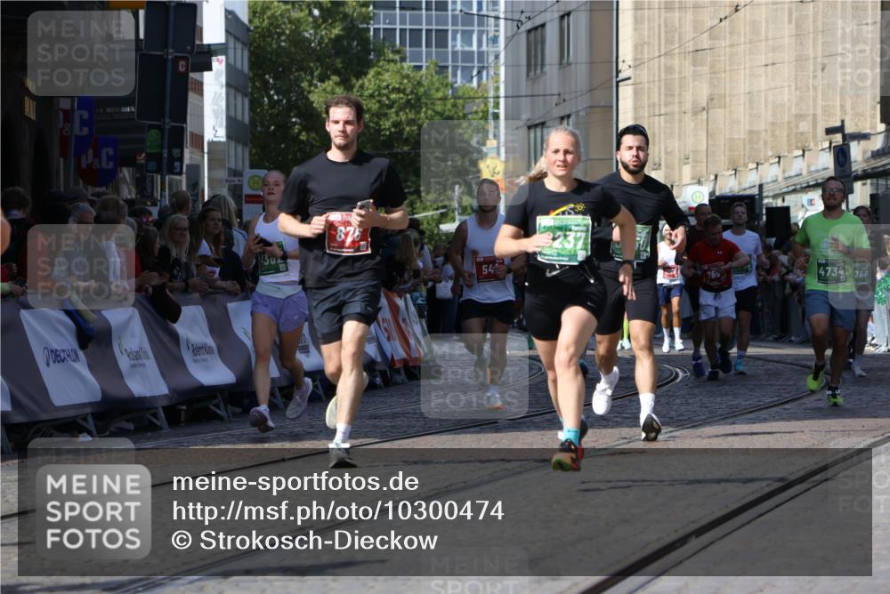 13.09.2026 - 21. swb-Marathon Bremen Strokosch-Dieckow http://msf.ph/oto/10300474 13.09.2026 13:21:00 Ziel 541, 769, 876, 1528, 3813, 3866, 4174, 4357, 4358, 4482, 5213, 5493, 5855, 5954, 6177, 6495, 6496, 7411, 7517, 8005, 8141, 8804, 9162, 9691, 9721, 9949, 13126, 226, 1191, 2979, 3450, 4362, 4734, 6357, 6970, 8237, 8323, 8408, 8791, 9267, 9268, 13120 meine-sportfotos.de