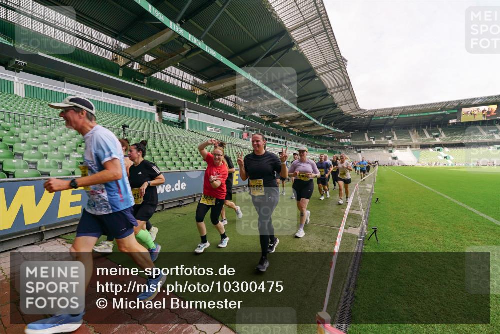 13.09.2026 - 21. swb-Marathon Bremen Michael Burmester http://msf.ph/oto/10300475 13.09.2026 10:40:24 Laufen im Stadion 10135, 10138, 10139, 10155, 10156, 10169, 10204, 10213, 10217, 10229, 10234, 10238, 10279, 10280, 10299, 10313, 10314, 10321, 10354, 10360, 10363, 10364, 10378, 10386, 10404, 10406, 10417, 10419, 10424, 10435, 10455, 10457, 10469, 10483, 10484, 10493, 10501, 10505, 10510, 10511, 10545, 10556, 10570, 10576, 10580, 10582, 10586, 10599, 10609, 10611, 10616, 10619, 10653, 10660, 10662, 10664, 10686, 10694, 10696, 10706, 10712, 10737, 10743, 10751, 10766, 10768 meine-sportfotos.de