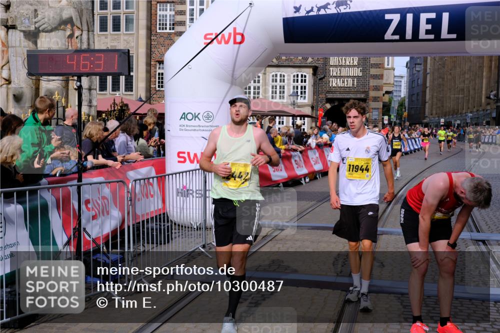 13.09.2026 - 21. swb-Marathon Bremen Tim E. http://msf.ph/oto/10300487 13.09.2026 10:41:48 Ziel 11628, 11944, 12442, 12455, 13520, 13600 meine-sportfotos.de