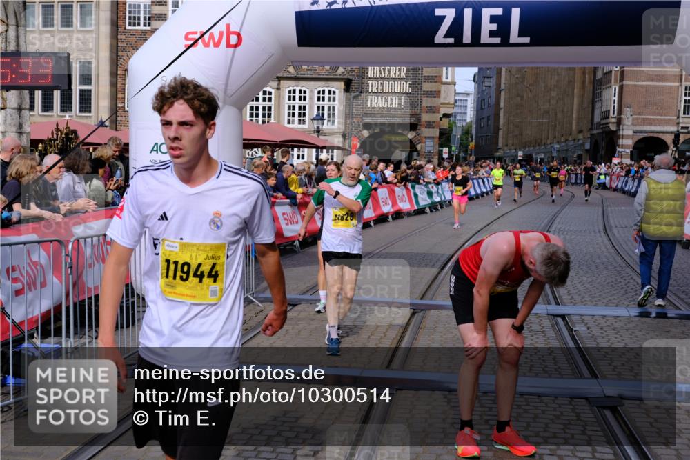 13.09.2026 - 21. swb-Marathon Bremen Tim E. http://msf.ph/oto/10300514 13.09.2026 10:41:50 Ziel 11426, 11628, 11944, 12246, 12442, 12455, 13520, 13586, 13600 meine-sportfotos.de