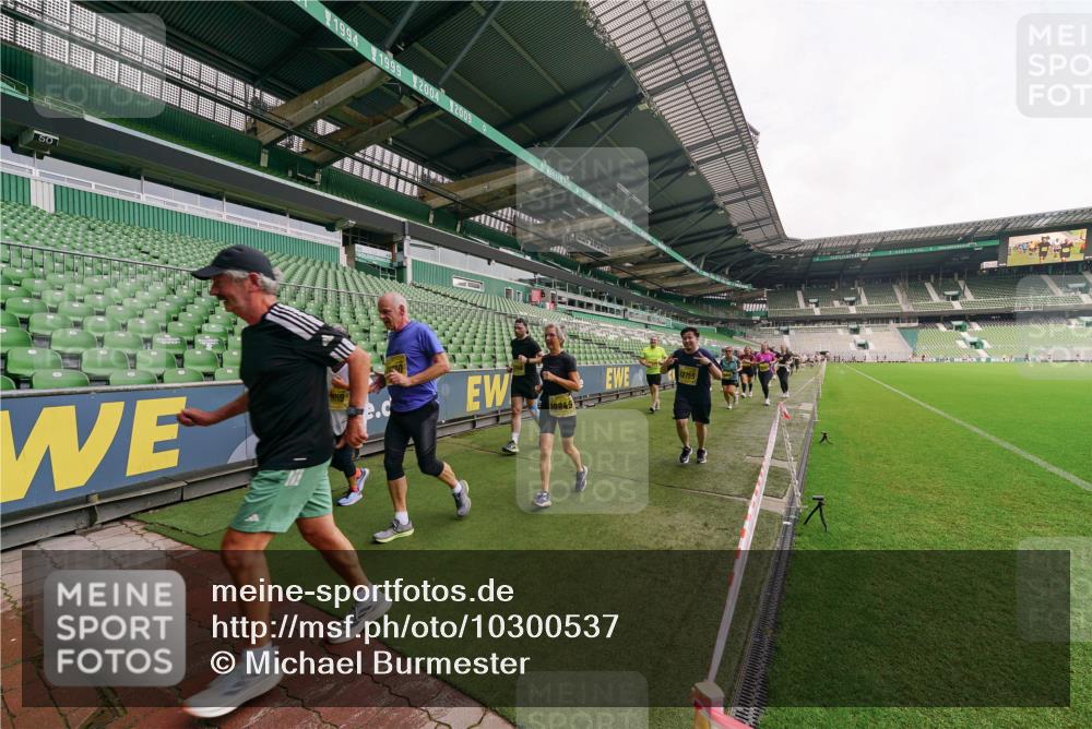 13.09.2026 - 21. swb-Marathon Bremen Michael Burmester http://msf.ph/oto/10300537 13.09.2026 10:40:41 Laufen im Stadion 10138, 10155, 10156, 10163, 10169, 10213, 10217, 10229, 10234, 10247, 10279, 10280, 10299, 10313, 10314, 10321, 10354, 10386, 10399, 10406, 10414, 10417, 10419, 10424, 10435, 10455, 10483, 10484, 10493, 10501, 10527, 10545, 10556, 10570, 10576, 10580, 10582, 10586, 10599, 10611, 10616, 10619, 10644, 10653, 10660, 10694, 10696, 10705, 10706, 10712, 10719, 10737, 10743, 10751, 10766, 10768, 10804, 10859, 11043, 11048 meine-sportfotos.de