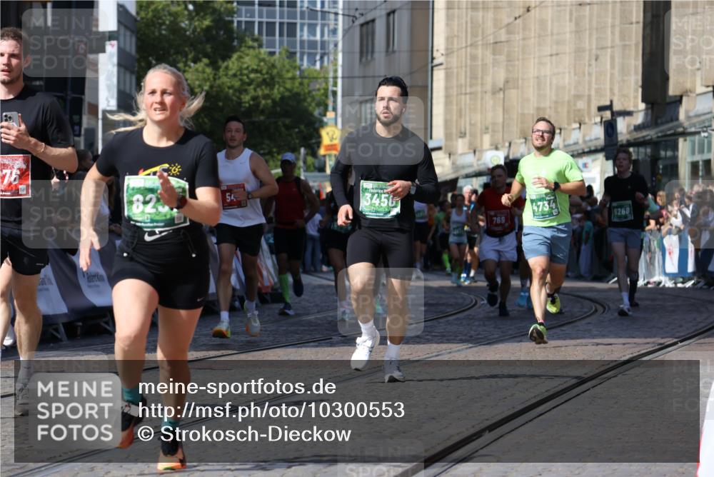 13.09.2026 - 21. swb-Marathon Bremen Strokosch-Dieckow http://msf.ph/oto/10300553 13.09.2026 13:21:02 Ziel 541, 769, 876, 1528, 1881, 2640, 3356, 3813, 3866, 4174, 4357, 4482, 4612, 5161, 5213, 5855, 5954, 6177, 6495, 7411, 7517, 8005, 8141, 8804, 9162, 9691, 9949, 13126, 226, 1191, 2979, 3450, 4362, 4734, 6357, 6970, 8323, 8408, 8791, 9267, 9268 meine-sportfotos.de