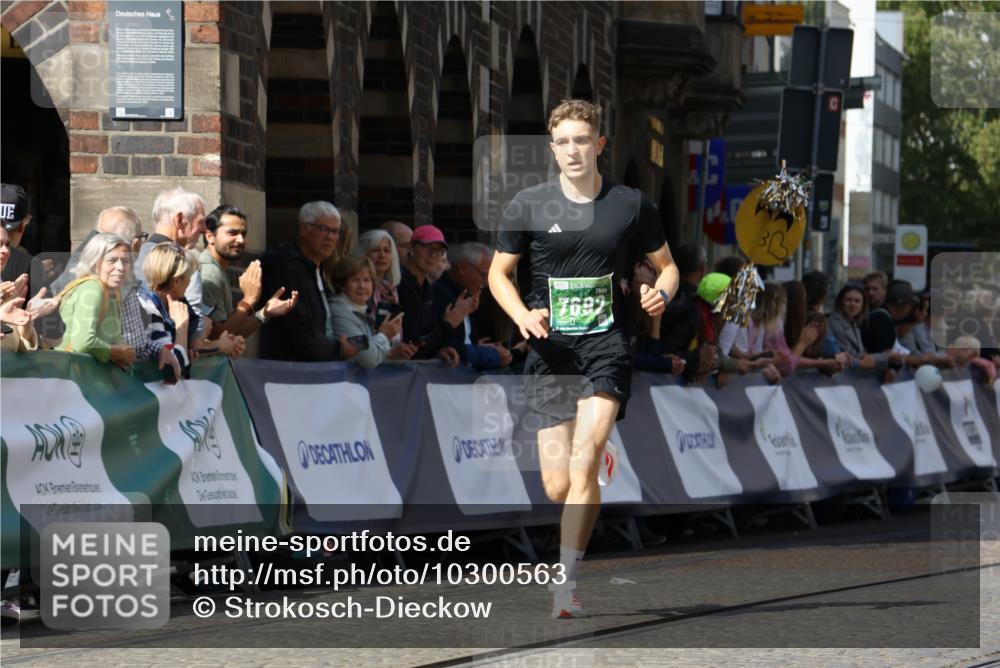 13.09.2026 - 21. swb-Marathon Bremen Strokosch-Dieckow http://msf.ph/oto/10300563 13.09.2026 12:50:12 Ziel 547, 719, 520, 4232, 7692 meine-sportfotos.de