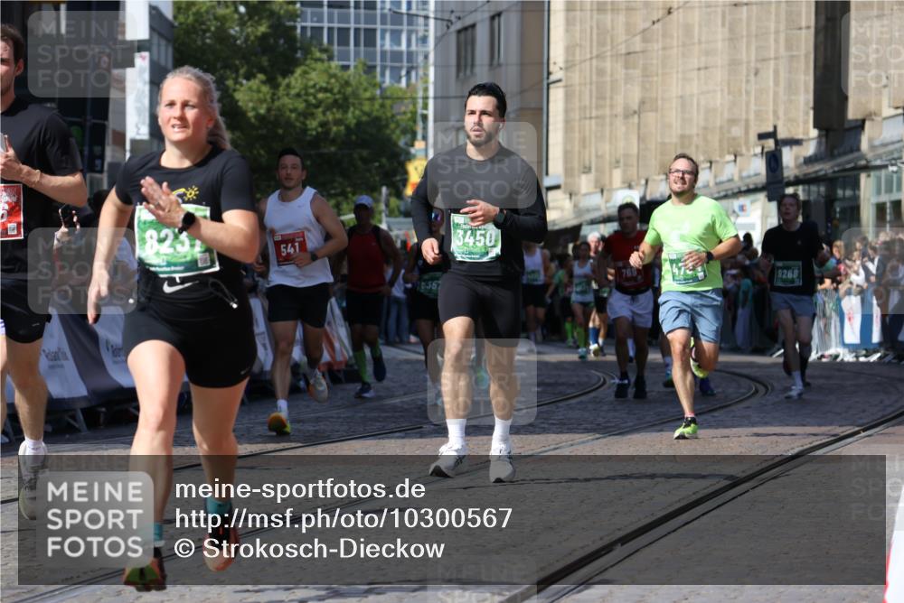 13.09.2026 - 21. swb-Marathon Bremen Strokosch-Dieckow http://msf.ph/oto/10300567 13.09.2026 13:21:02 Ziel 541, 769, 876, 1528, 1881, 2640, 3356, 3813, 3866, 4174, 4357, 4482, 4612, 5161, 5213, 5855, 5954, 6177, 6495, 7411, 7517, 8005, 8141, 8804, 9162, 9691, 9949, 13126, 226, 1191, 2979, 3450, 4362, 4734, 6357, 6970, 8323, 8408, 8791, 9267, 9268 meine-sportfotos.de
