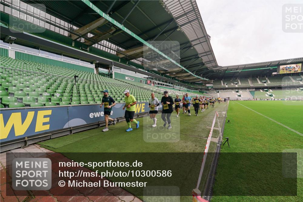 13.09.2026 - 21. swb-Marathon Bremen Michael Burmester http://msf.ph/oto/10300586 13.09.2026 10:40:56 Laufen im Stadion 10155, 10156, 10163, 10169, 10213, 10234, 10247, 10279, 10280, 10299, 10313, 10321, 10354, 10386, 10399, 10406, 10414, 10417, 10419, 10424, 10435, 10455, 10483, 10484, 10493, 10501, 10527, 10545, 10547, 10556, 10570, 10576, 10580, 10582, 10586, 10599, 10611, 10616, 10644, 10653, 10660, 10694, 10696, 10705, 10706, 10712, 10719, 10722, 10737, 10743, 10751, 10766, 10768, 10776, 10804, 10859, 10889, 11043, 11048, 11239 meine-sportfotos.de