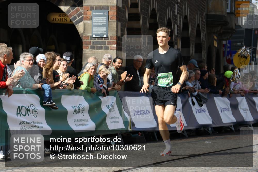 13.09.2026 - 21. swb-Marathon Bremen Strokosch-Dieckow http://msf.ph/oto/10300621 13.09.2026 12:50:12 Ziel 547, 719, 520, 4232, 7692 meine-sportfotos.de