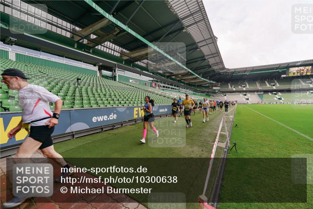13.09.2026 - 21. swb-Marathon Bremen Michael Burmester http://msf.ph/oto/10300638 13.09.2026 10:41:10 Laufen im Stadion 10155, 10156, 10163, 10169, 10213, 10234, 10247, 10299, 10313, 10321, 10354, 10386, 10399, 10406, 10414, 10417, 10419, 10422, 10424, 10435, 10455, 10461, 10462, 10483, 10484, 10527, 10545, 10546, 10547, 10570, 10580, 10582, 10586, 10599, 10611, 10644, 10653, 10694, 10696, 10705, 10706, 10719, 10722, 10737, 10751, 10766, 10768, 10776, 10804, 10859, 10889, 10977, 11043, 11048, 11239 meine-sportfotos.de