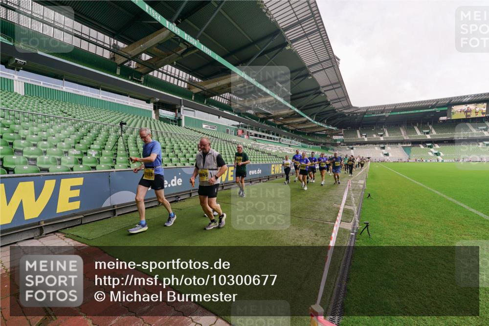 13.09.2026 - 21. swb-Marathon Bremen Michael Burmester http://msf.ph/oto/10300677 13.09.2026 10:41:22 Laufen im Stadion 10155, 10156, 10163, 10169, 10213, 10247, 10299, 10313, 10321, 10354, 10386, 10399, 10406, 10414, 10417, 10419, 10422, 10424, 10435, 10455, 10461, 10462, 10483, 10519, 10527, 10545, 10546, 10547, 10570, 10582, 10586, 10599, 10611, 10644, 10653, 10694, 10696, 10705, 10706, 10719, 10722, 10751, 10766, 10768, 10776, 10804, 10859, 10889, 10909, 10963, 10977, 11043, 11048, 11239 meine-sportfotos.de
