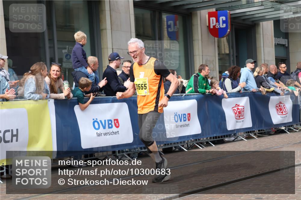 13.09.2026 - 21. swb-Marathon Bremen Strokosch-Dieckow http://msf.ph/oto/10300683 13.09.2026 10:48:52 Ziel 10253, 10293, 10294, 10392, 10514, 10566, 10655, 11316, 11567, 11621, 11891, 11896, 11984, 12027, 12132, 12149, 12350, 12450, 12529, 13555, 13577, 10231, 10269, 10489, 10538, 10770, 10815, 10917, 10993, 11196, 11372, 11611, 11885, 12204, 13512, 13555 meine-sportfotos.de