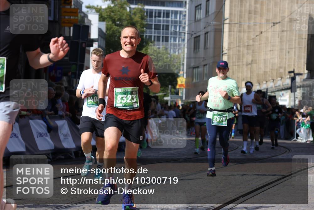 13.09.2026 - 21. swb-Marathon Bremen Strokosch-Dieckow http://msf.ph/oto/10300719 13.09.2026 13:21:09 Ziel 541, 769, 876, 1056, 1881, 2425, 2640, 3356, 3866, 4126, 4316, 4465, 4482, 4612, 5161, 5213, 5954, 6177, 6401, 6680, 7517, 7902, 8005, 8141, 8804, 8971, 9691, 13126, 226, 2979, 3534, 4234, 4445, 4484, 4519, 8323, 8408, 8791, 9514, 9900 meine-sportfotos.de