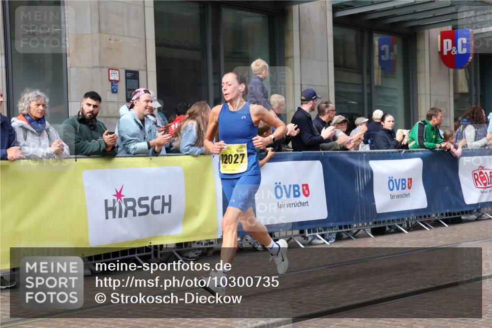 13.09.2026 - 21. swb-Marathon Bremen Strokosch-Dieckow http://msf.ph/oto/10300735 13.09.2026 10:48:55 Ziel 10253, 10293, 10294, 10392, 10514, 10566, 10655, 11316, 11567, 11621, 11891, 11896, 11984, 12132, 12149, 12350, 12376, 12450, 12529, 13577, 10253, 10293, 10538, 10815, 10917, 11196, 11372, 11611, 11885, 12027, 12204, 13512, 13555 meine-sportfotos.de