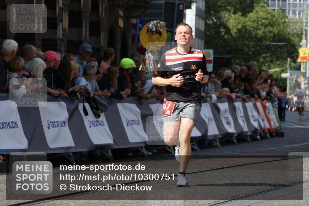 13.09.2026 - 21. swb-Marathon Bremen Strokosch-Dieckow http://msf.ph/oto/10300751 13.09.2026 12:50:24 Ziel 547, 7692, 8075 meine-sportfotos.de