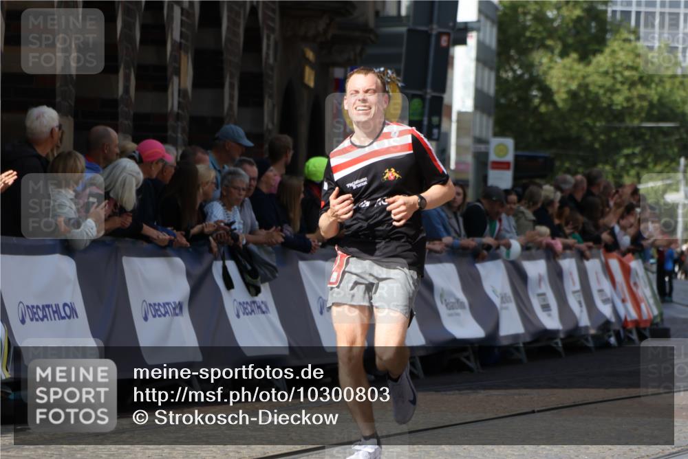 13.09.2026 - 21. swb-Marathon Bremen Strokosch-Dieckow http://msf.ph/oto/10300803 13.09.2026 12:50:25 Ziel 547, 7692, 8075 meine-sportfotos.de