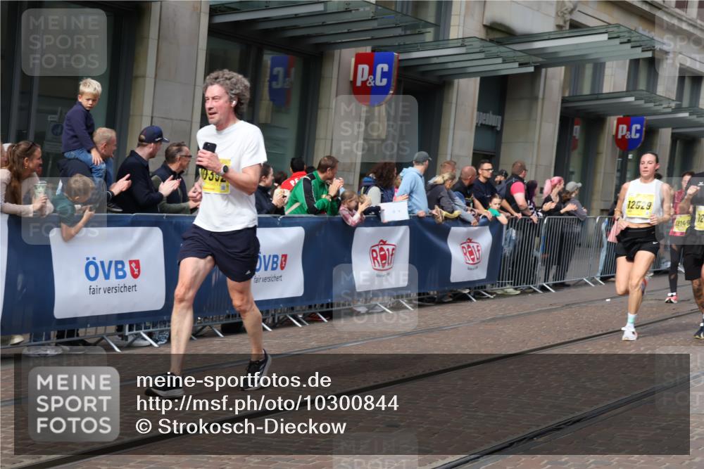 13.09.2026 - 21. swb-Marathon Bremen Strokosch-Dieckow http://msf.ph/oto/10300844 13.09.2026 10:49:03 Ziel 10294, 10514, 10655, 10739, 10835, 10846, 10910, 11092, 11191, 11316, 11567, 11621, 11635, 11896, 11984, 12132, 12149, 12376, 12450, 12529, 13577, 10253, 10293, 10392, 10566, 11885, 11891, 12027, 12204, 12350, 13512, 13555 meine-sportfotos.de