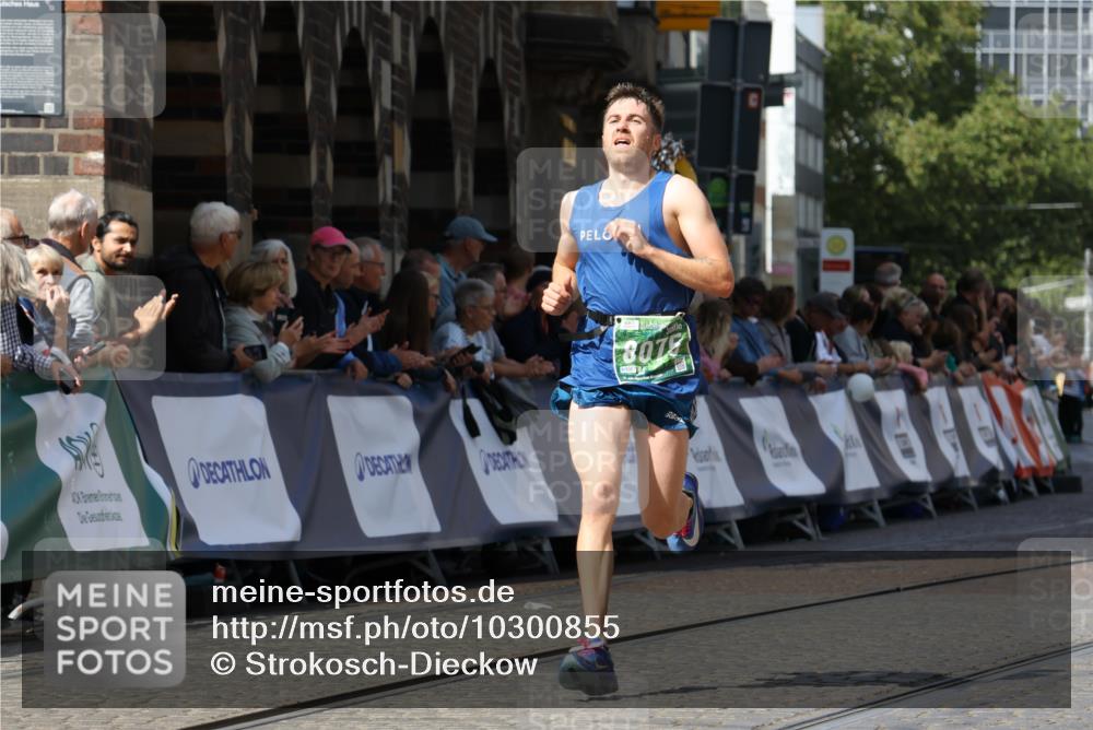 13.09.2026 - 21. swb-Marathon Bremen Strokosch-Dieckow http://msf.ph/oto/10300855 13.09.2026 12:50:34 Ziel 520, 4232, 7692, 668 meine-sportfotos.de