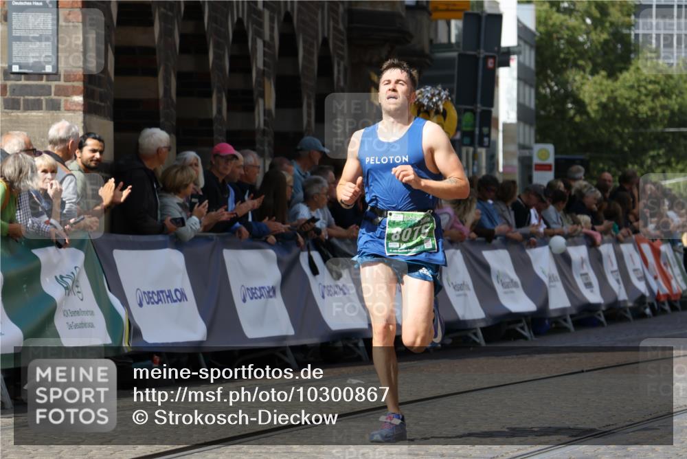 13.09.2026 - 21. swb-Marathon Bremen Strokosch-Dieckow http://msf.ph/oto/10300867 13.09.2026 12:50:34 Ziel 520, 4232, 7692, 668 meine-sportfotos.de