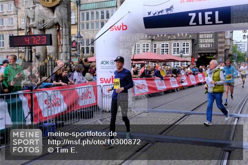 13.09.2026 - 21. swb-Marathon Bremen Tim E. http://msf.ph/oto/10300872 13.09.2026 10:42:40 Ziel 10358, 10632, 10775, 11375, 11630, 11895, 12395, 12525 meine-sportfotos.de