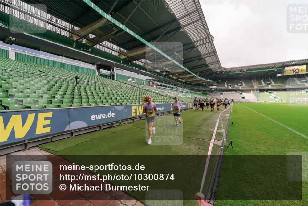 13.09.2026 - 21. swb-Marathon Bremen Michael Burmester http://msf.ph/oto/10300874 13.09.2026 10:42:03 Laufen im Stadion 10148, 10155, 10163, 10247, 10303, 10313, 10330, 10354, 10395, 10396, 10399, 10414, 10419, 10422, 10461, 10462, 10483, 10490, 10491, 10519, 10527, 10545, 10546, 10547, 10557, 10586, 10611, 10644, 10665, 10694, 10705, 10706, 10719, 10722, 10752, 10766, 10768, 10773, 10776, 10784, 10804, 10805, 10854, 10859, 10880, 10889, 10909, 10963, 10977, 11026, 11027, 11041, 11043, 11048, 11078, 11084, 11085, 11090, 11097, 11098, 11140, 11192, 11239 meine-sportfotos.de