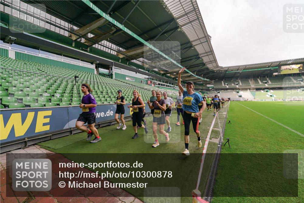 13.09.2026 - 21. swb-Marathon Bremen Michael Burmester http://msf.ph/oto/10300878 13.09.2026 10:42:09 Laufen im Stadion 10148, 10155, 10163, 10247, 10303, 10313, 10330, 10354, 10361, 10362, 10395, 10396, 10399, 10414, 10419, 10422, 10461, 10462, 10483, 10490, 10491, 10519, 10527, 10545, 10546, 10547, 10557, 10586, 10611, 10644, 10665, 10694, 10705, 10706, 10719, 10722, 10752, 10766, 10768, 10773, 10776, 10784, 10804, 10805, 10854, 10859, 10880, 10889, 10909, 10963, 10977, 11026, 11027, 11041, 11043, 11048, 11078, 11084, 11085, 11090, 11097, 11098, 11140, 11173, 11192, 11239 meine-sportfotos.de