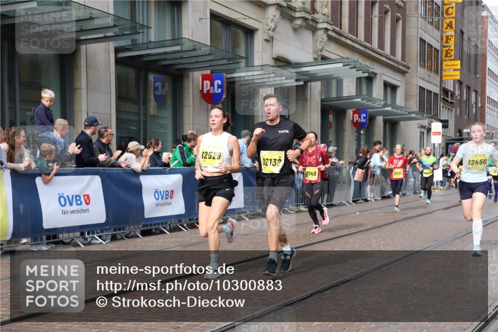 13.09.2026 - 21. swb-Marathon Bremen Strokosch-Dieckow http://msf.ph/oto/10300883 13.09.2026 10:49:05 Ziel 10294, 10514, 10655, 10739, 10835, 10846, 10910, 11092, 11191, 11316, 11567, 11621, 11635, 11896, 11984, 12149, 12376, 13577, 10253, 10293, 10392, 10566, 11316, 11885, 11891, 12027, 12132, 12149, 12204, 12350, 12450, 12529, 13512, 13555 meine-sportfotos.de