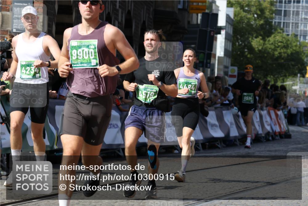 13.09.2026 - 21. swb-Marathon Bremen Strokosch-Dieckow http://msf.ph/oto/10300915 13.09.2026 13:21:19 Ziel 854, 1056, 1191, 1881, 2425, 2640, 3356, 3450, 3933, 4126, 4316, 4362, 4465, 4612, 4734, 5161, 6401, 6680, 6970, 7902, 8237, 8622, 8971, 13120, 1130, 2904, 3120, 3202, 3435, 3655, 4165, 4234, 4484, 4519, 6862, 8184, 8270, 8384, 8730, 8923, 9048, 9514, 9722 meine-sportfotos.de