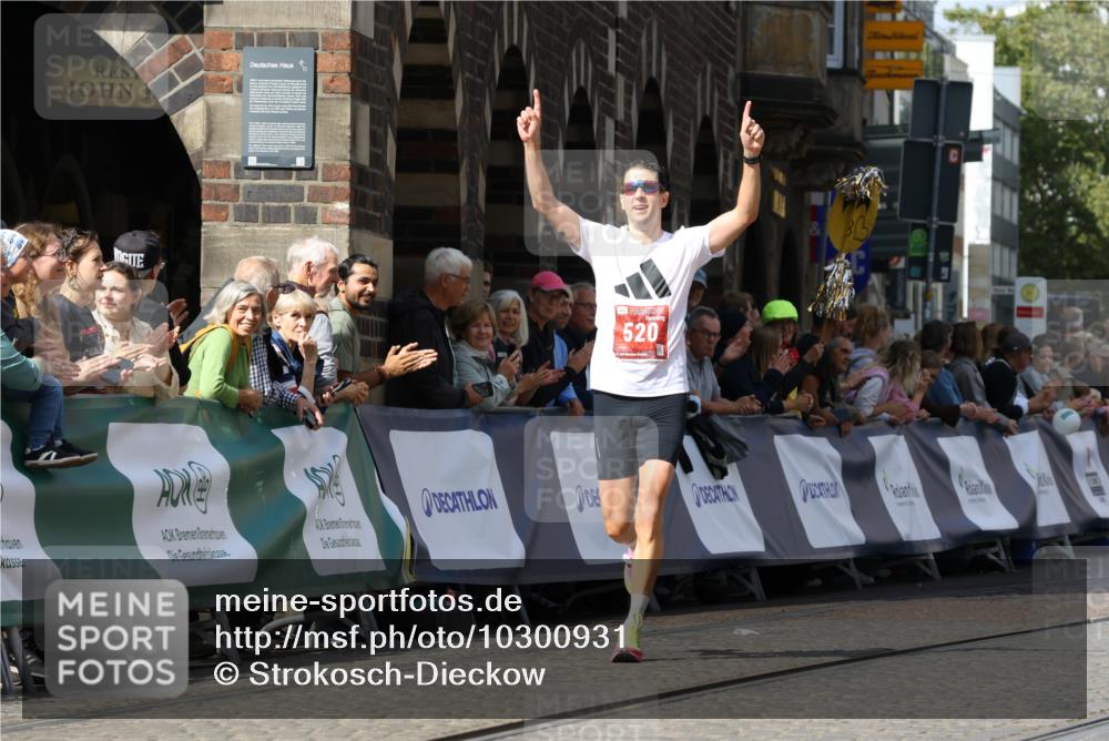 13.09.2026 - 21. swb-Marathon Bremen Strokosch-Dieckow http://msf.ph/oto/10300931 13.09.2026 12:50:46 Ziel 520, 4232, 8075, 1214, 1639 meine-sportfotos.de