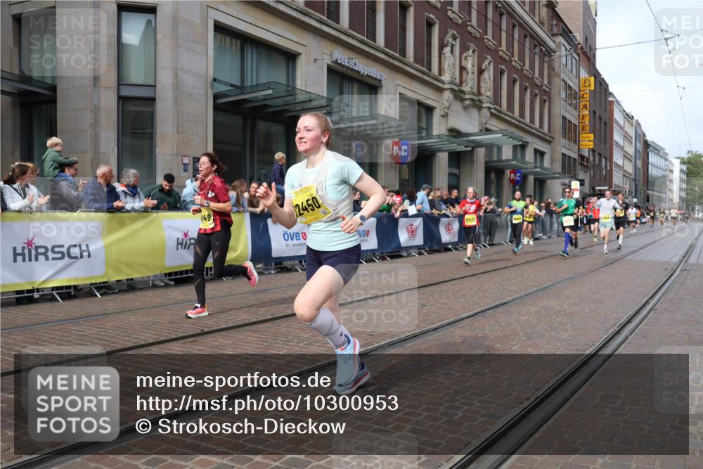 13.09.2026 - 21. swb-Marathon Bremen Strokosch-Dieckow http://msf.ph/oto/10300953 13.09.2026 10:49:07 Ziel 10294, 10514, 10655, 10739, 10835, 10846, 10910, 11092, 11191, 11567, 11621, 11635, 11896, 11984, 12376, 13577, 10253, 10293, 10392, 10566, 11316, 11567, 11885, 11891, 11896, 12027, 12132, 12149, 12204, 12350, 12450, 12529, 13512, 13555, 13577 meine-sportfotos.de