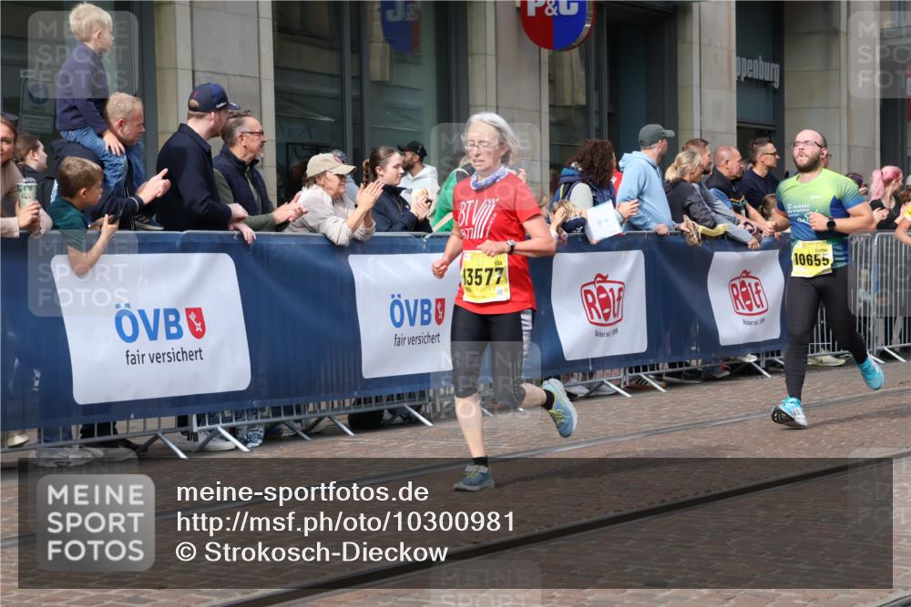13.09.2026 - 21. swb-Marathon Bremen Strokosch-Dieckow http://msf.ph/oto/10300981 13.09.2026 10:49:08 Ziel 10294, 10514, 10655, 10739, 10835, 10846, 10910, 11092, 11191, 11621, 11635, 11717, 11984, 12376, 10253, 10293, 10392, 10514, 10566, 11316, 11567, 11885, 11891, 11896, 11984, 12027, 12132, 12149, 12204, 12350, 12450, 12529, 13512, 13555, 13577 meine-sportfotos.de
