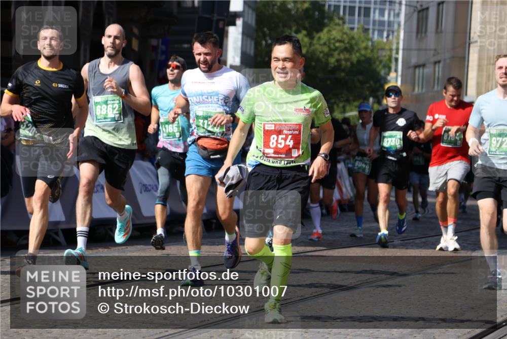 13.09.2026 - 21. swb-Marathon Bremen Strokosch-Dieckow http://msf.ph/oto/10301007 13.09.2026 13:21:24 Ziel 854, 1056, 1191, 2425, 3450, 3933, 4126, 4316, 4362, 4465, 4734, 6357, 6401, 6970, 7902, 8237, 8323, 8408, 8622, 8791, 8971, 9267, 9268, 13120, 1130, 2088, 2570, 2904, 3120, 3202, 3435, 3655, 3930, 4165, 5542, 6862, 7176, 8184, 8270, 8384, 8730, 8923, 9048, 9722, 13145 meine-sportfotos.de
